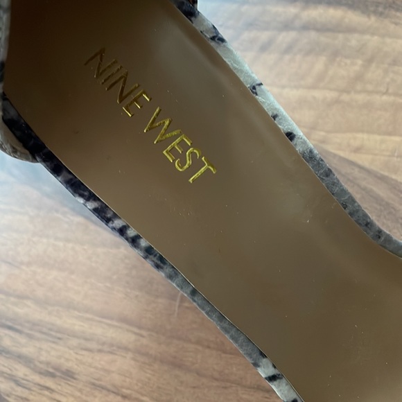 NWOT NINE WEST snakeskin wedges, size 8 womens - Picture 3 of 5